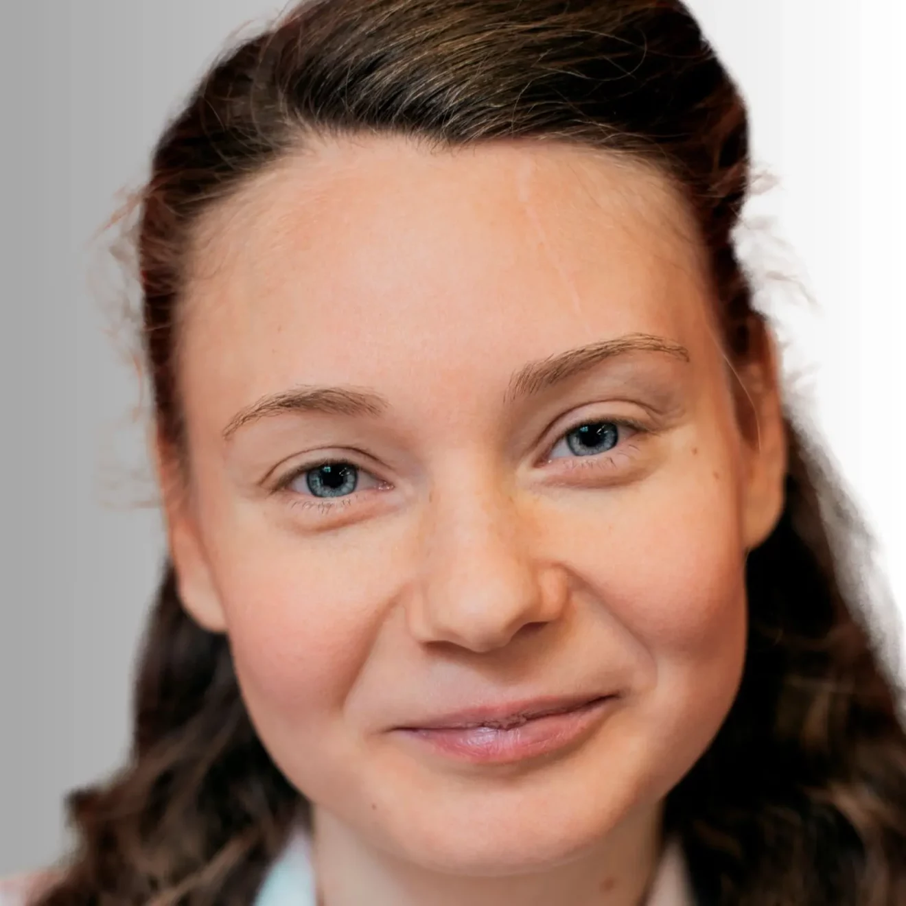 Leyla Ahmadova, pôle finance