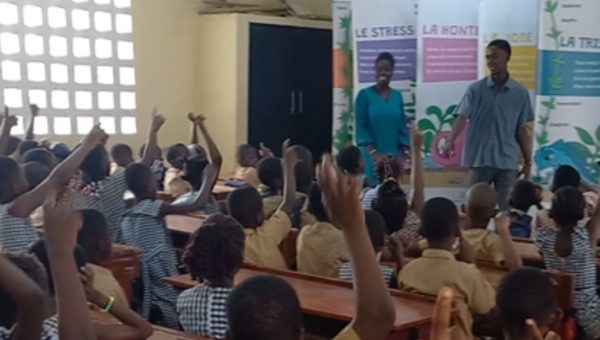 Présentation de Léon et ses émotions dans une classe de Côte d'Ivoire